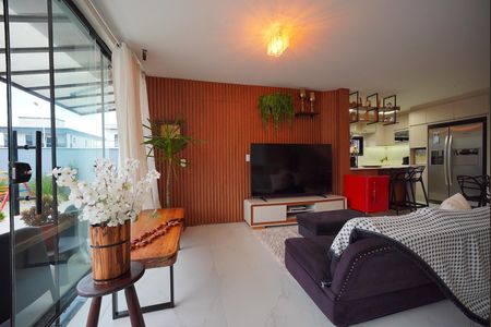 Casa de condomínio para alugar com 260m², 4 quartos e 2 vagasSala