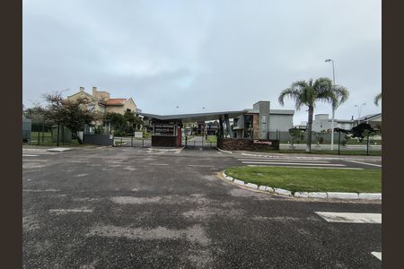 Casa de condomínio para alugar com 260m², 4 quartos e 2 vagasFachada