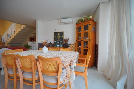 Casa de condomínio para alugar com 260m², 4 quartos e 2 vagasSala de Jantar