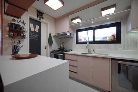 Casa de condomínio para alugar com 260m², 4 quartos e 2 vagasCozinha