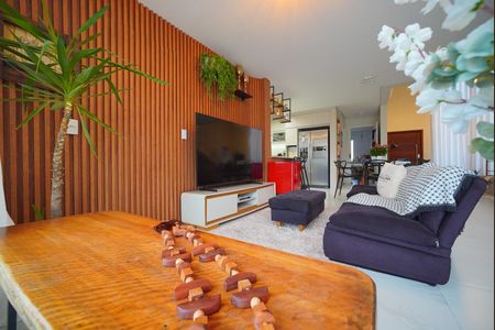 Casa de condomínio para alugar com 260m², 4 quartos e 2 vagasSala