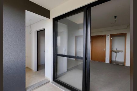 Apartamento à venda com 96m², 3 quartos e 2 vagas Apartamento à venda com 96m², 3 quartos e 2 vagasVaranda