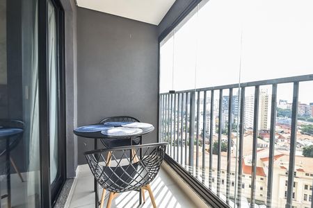 Studio para alugar com 27m², 1 quarto e sem vaga Studio para alugar com 27m², 1 quarto e sem vagaVaranda