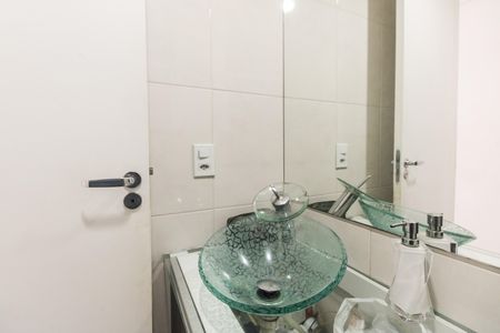 Apartamento à venda com 66m², 2 quartos e 1 vaga Apartamento à venda com 66m², 2 quartos e 1 vagaBanheiro Social
