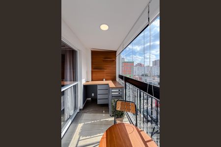 Studio para alugar com 28m², 1 quarto e sem vaga Studio para alugar com 28m², 1 quarto e sem vagaVaranda