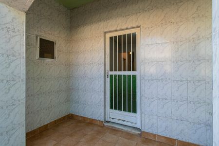 Casa à venda com 170m², 2 quartos e 1 vaga Casa à venda com 170m², 2 quartos e 1 vagaEntrada