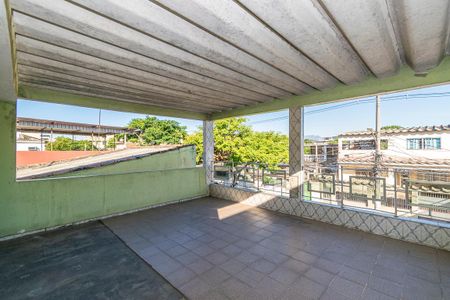 Casa à venda com 170m², 2 quartos e 1 vaga Casa à venda com 170m², 2 quartos e 1 vagaTerraço