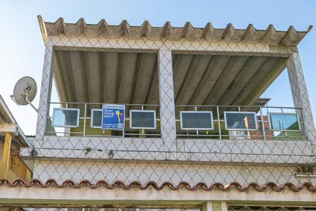 Casa à venda com 170m², 2 quartos e 1 vaga Casa à venda com 170m², 2 quartos e 1 vagaFachada