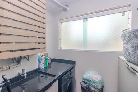 Apartamento à venda com 79m², 3 quartos e 2 vagas Apartamento à venda com 79m², 3 quartos e 2 vagasCozinha e Área de Serviço