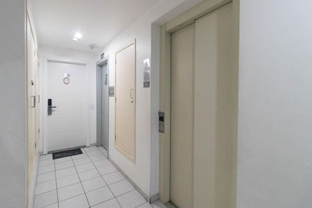 Apartamento à venda com 79m², 3 quartos e 2 vagas Apartamento à venda com 79m², 3 quartos e 2 vagasHall de entrada