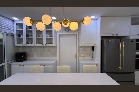 Apartamento à venda com 168m², 4 quartos e 4 vagas