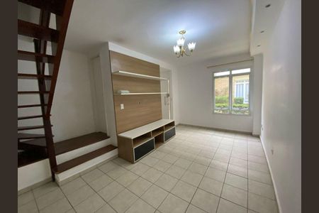 Casa à venda com 3 quartos, 144m² em Jardim Maria Duarte, São Paulo