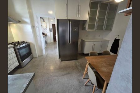 Apartamento à venda com 215m², 4 quartos e 3 vagas