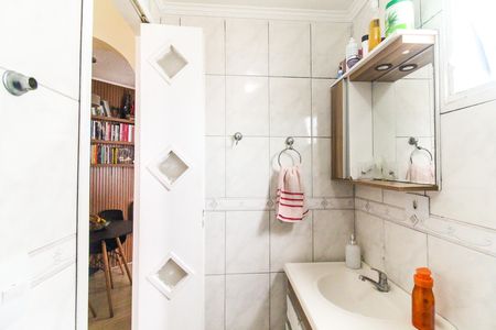 Apartamento à venda com 47m², 2 quartos e 1 vaga Apartamento à venda com 47m², 2 quartos e 1 vagaBanheiro