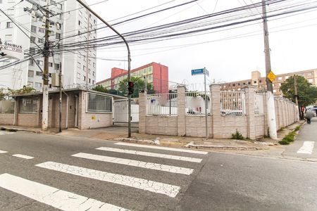 Apartamento à venda com 47m², 2 quartos e 1 vaga Apartamento à venda com 47m², 2 quartos e 1 vagaFachada + Placa
