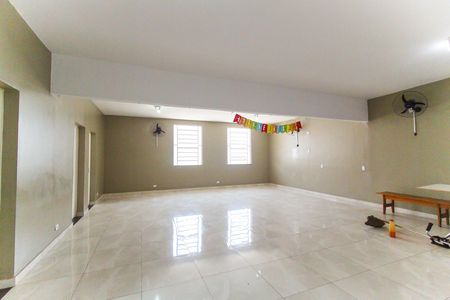 Apartamento à venda com 47m², 2 quartos e 1 vaga Apartamento à venda com 47m², 2 quartos e 1 vagaÁrea comum - Salão de festas