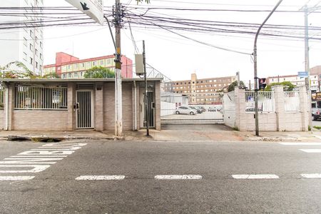 Apartamento à venda com 47m², 2 quartos e 1 vaga Apartamento à venda com 47m², 2 quartos e 1 vagaFachada + Placa
