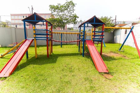 Apartamento à venda com 47m², 2 quartos e 1 vaga Apartamento à venda com 47m², 2 quartos e 1 vagaÁrea comum - Playground