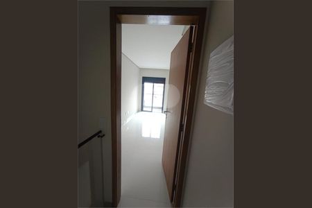 Casa à venda com 3 quartos, 150m² em Vila Domitila, São Paulo