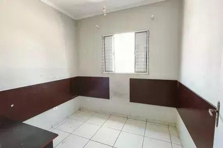 Casa à venda com 240m², 3 quartos e 4 vagas