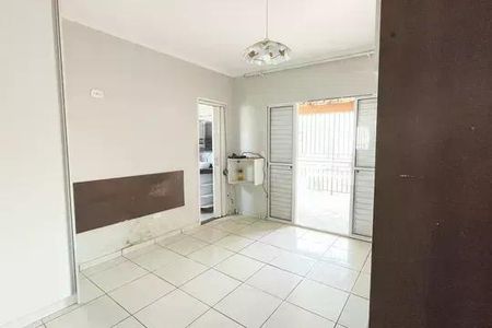 Casa à venda com 240m², 3 quartos e 4 vagas