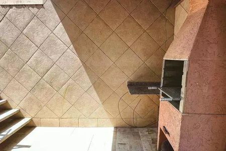 Casa à venda com 240m², 3 quartos e 4 vagas