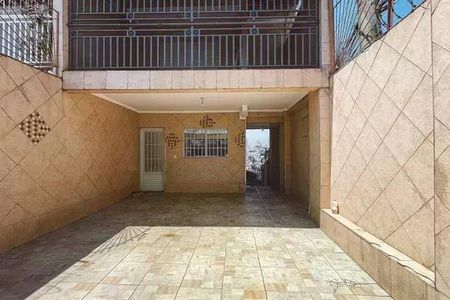 Casa à venda com 240m², 3 quartos e 4 vagas