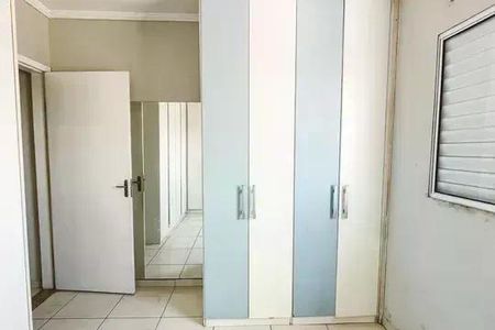 Casa à venda com 3 quartos, 240m² em Vila Romero, São Paulo