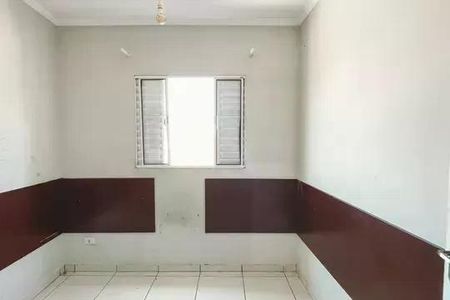 Casa à venda com 3 quartos, 240m² em Vila Romero, São Paulo