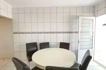Casa à venda com 3 quartos, 240m² em Vila Romero, São Paulo