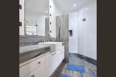 Apartamento à venda com 237m², 4 quartos e 4 vagas