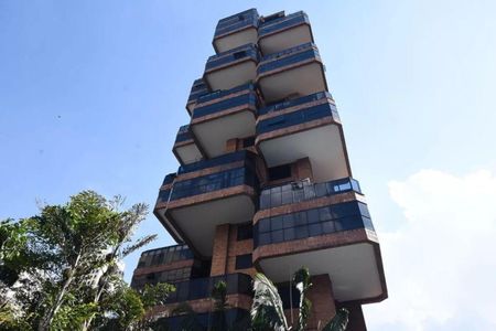 Apartamento à venda com 237m², 4 quartos e 4 vagas