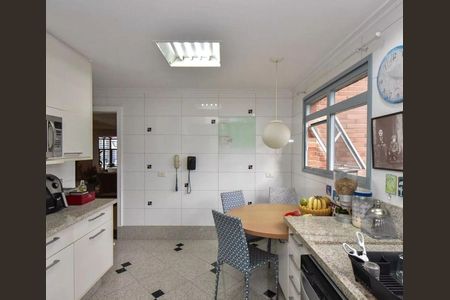 Apartamento à venda com 237m², 4 quartos e 4 vagas