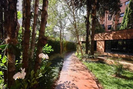 Apartamento à venda com 237m², 4 quartos e 4 vagas