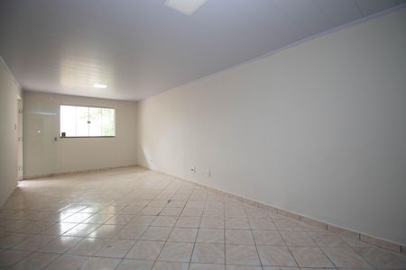 Sala de casa para alugar com 3 quartos, 330m² em Qse 14, Brasília