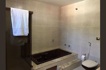 Casa à venda com 344m², 6 quartos e 4 vagas