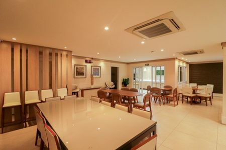 Apartamento para alugar com 67m², 2 quartos e 1 vaga Apartamento para alugar com 67m², 2 quartos e 1 vagaSalão de Festas