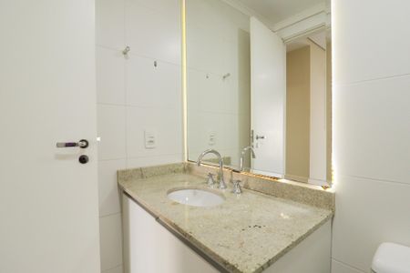 Apartamento para alugar com 67m², 2 quartos e 1 vaga Apartamento para alugar com 67m², 2 quartos e 1 vagaBanheiro da Suíte
