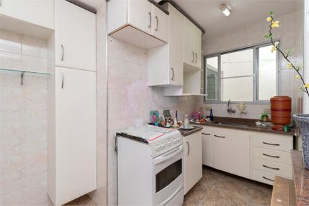 Casa à venda com 102m², 3 quartos e 4 vagas