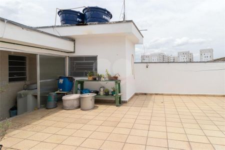 Casa à venda com 102m², 3 quartos e 4 vagas