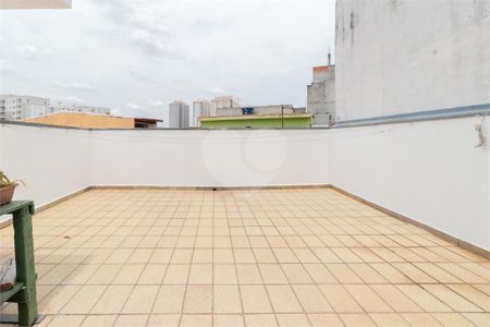Casa à venda com 102m², 3 quartos e 4 vagas