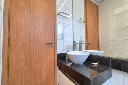 Apartamento para alugar com 43m², 2 quartos e 1 vaga Apartamento para alugar com 43m², 2 quartos e 1 vagaBanheiro