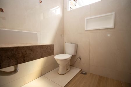 Casa para alugar com 80m², 2 quartos e 2 vagas Casa para alugar com 80m², 2 quartos e 2 vagasBanheiro Social