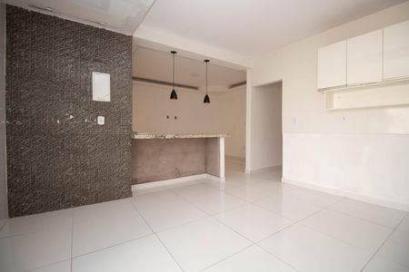 Casa para alugar com 80m², 2 quartos e 2 vagas Casa para alugar com 80m², 2 quartos e 2 vagasCozinha