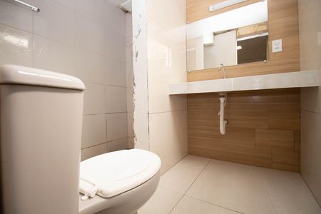 Casa para alugar com 80m², 2 quartos e 2 vagas Casa para alugar com 80m², 2 quartos e 2 vagasBanheiro da Suíte
