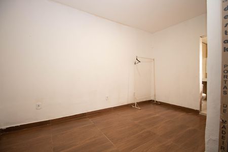 Casa para alugar com 80m², 2 quartos e 2 vagas Casa para alugar com 80m², 2 quartos e 2 vagasSuíte