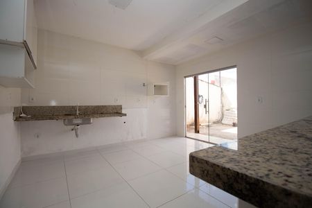 Casa para alugar com 80m², 2 quartos e 2 vagas Casa para alugar com 80m², 2 quartos e 2 vagasCozinha
