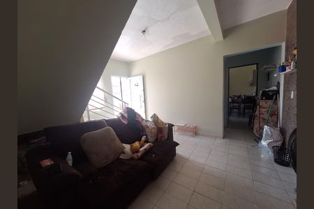Casa para alugar com 80m², 2 quartos e 5 vagas Casa para alugar com 80m², 2 quartos e 5 vagasSala