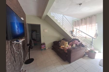 Casa para alugar com 80m², 2 quartos e 5 vagas Casa para alugar com 80m², 2 quartos e 5 vagasSala
