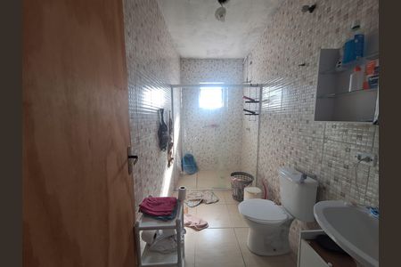 Casa para alugar com 80m², 2 quartos e 5 vagas Casa para alugar com 80m², 2 quartos e 5 vagasBanheiro social